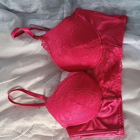 NWOT Bra - Picture 1 of 3